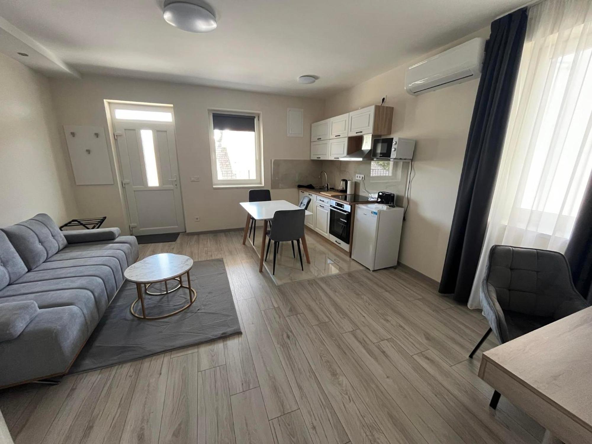 Brill Hotel Bekescsaba Exteriér fotografie