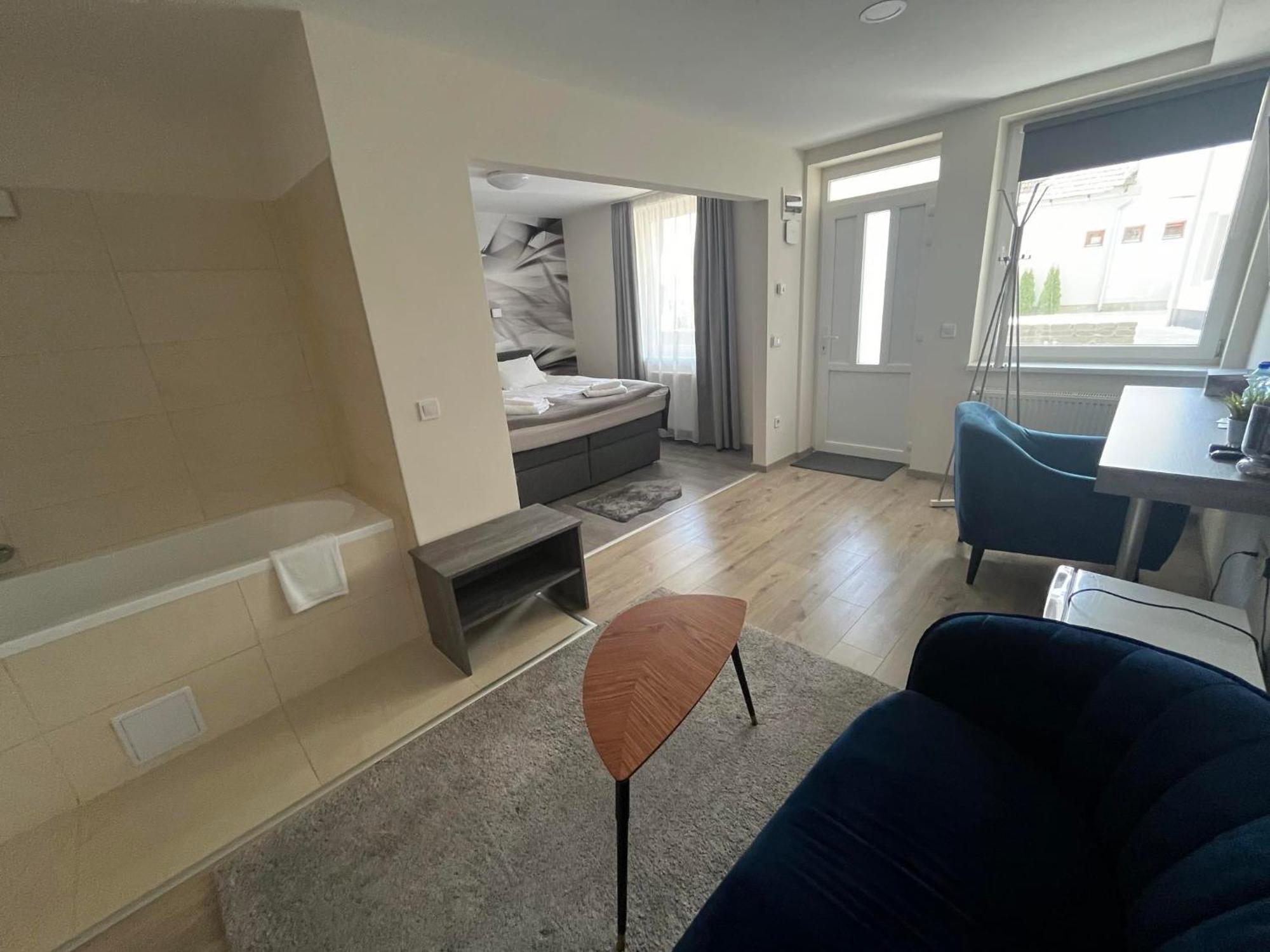 Brill Hotel Bekescsaba Exteriér fotografie